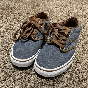 Atwood Deluxe Chambray Vans